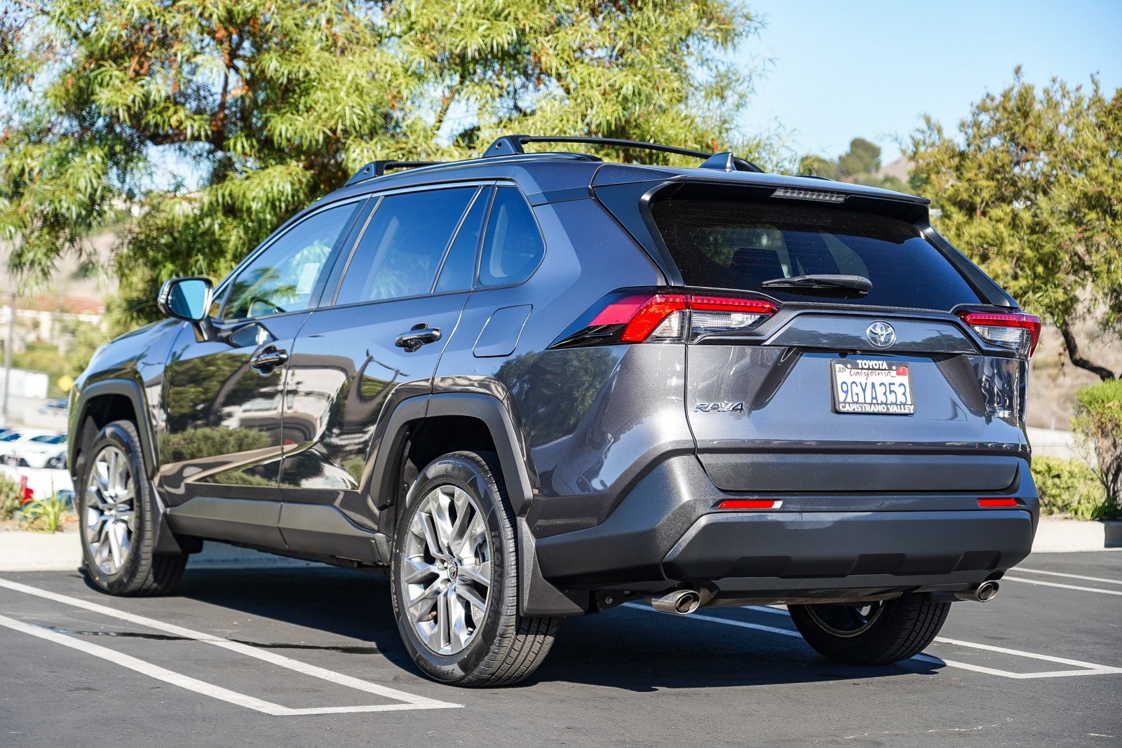 2023 Toyota RAV4 XLE Premium photo 3