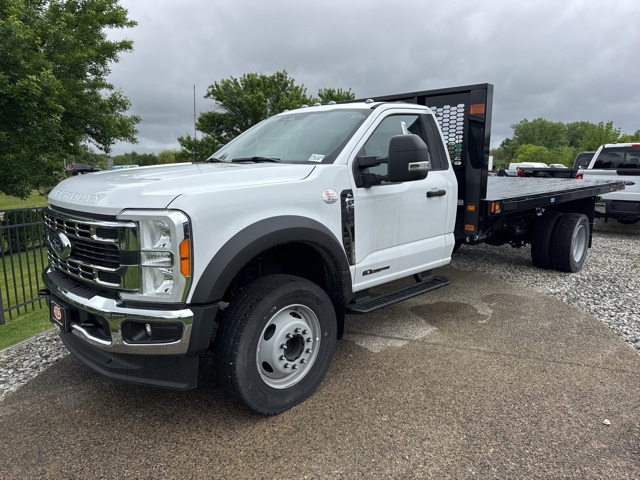 2023 Ford F-600 photo 2