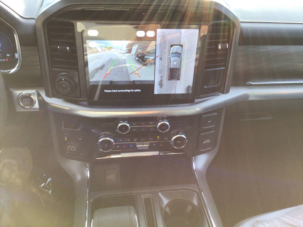 2025 Ford F-150 Lariat photo 13