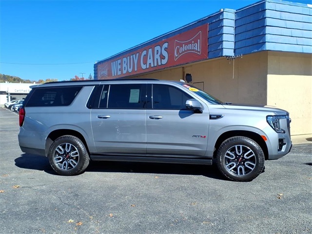 2023 Gmc Yukon XL AT4 photo 2