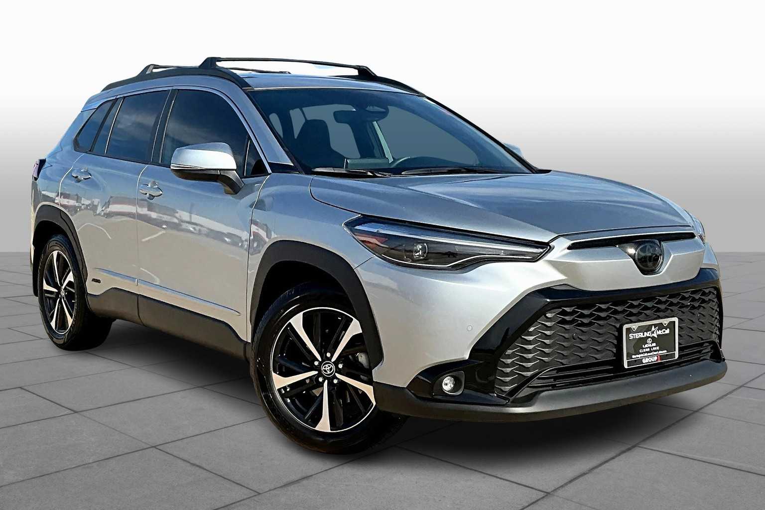 2024 Toyota Corolla Cross Hybrid XSE photo 2