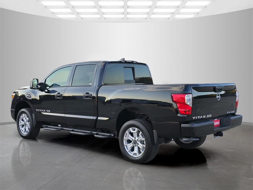 2024 Nissan Titan SV photo 3