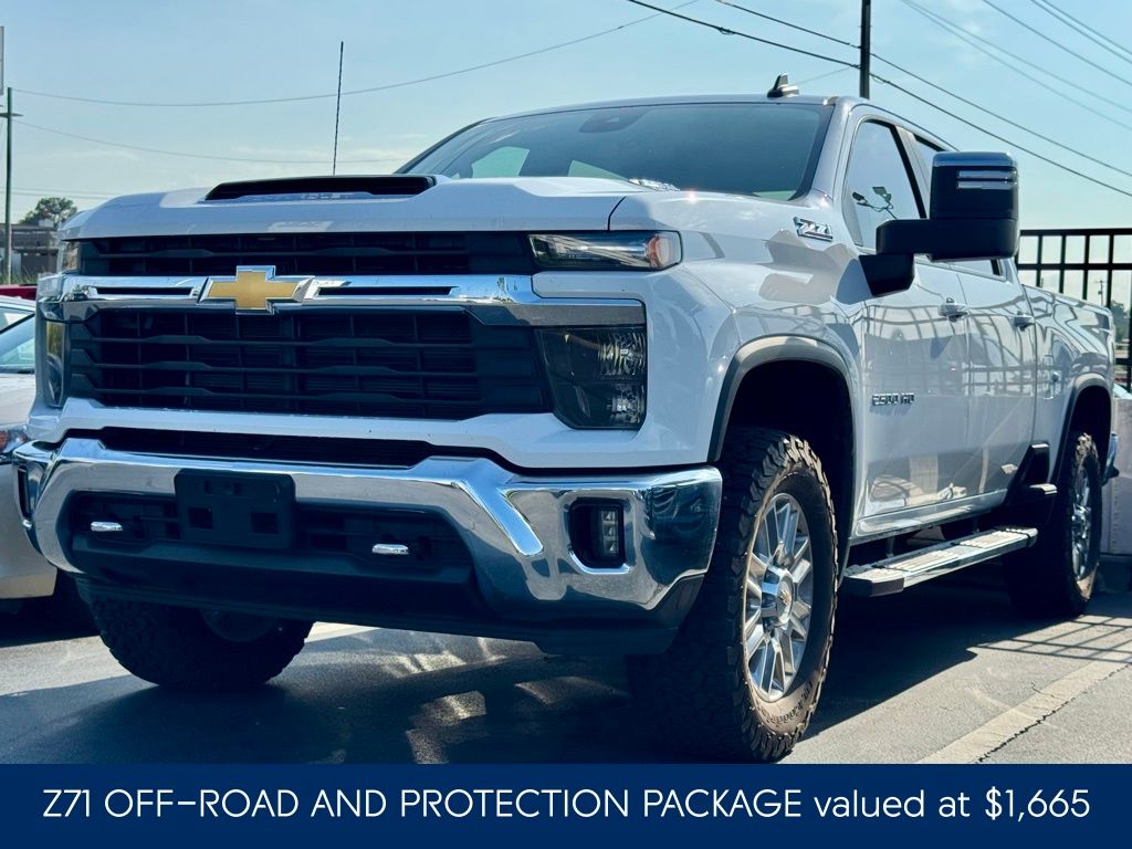 2024 Chevrolet Silverado 2500HD LT photo 2