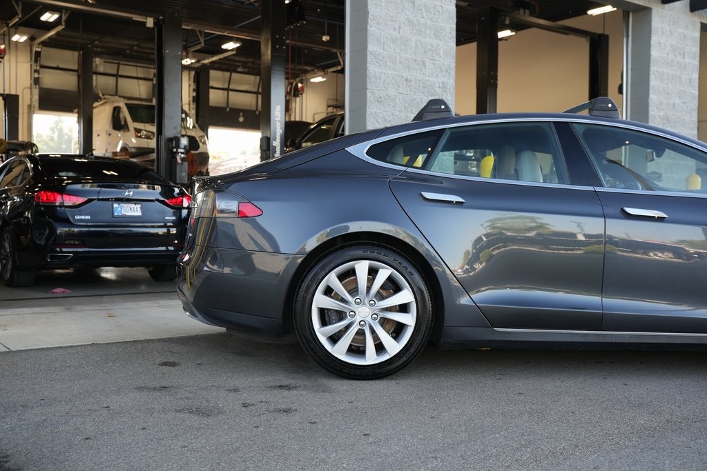 2016 Tesla Model S 70D photo 5