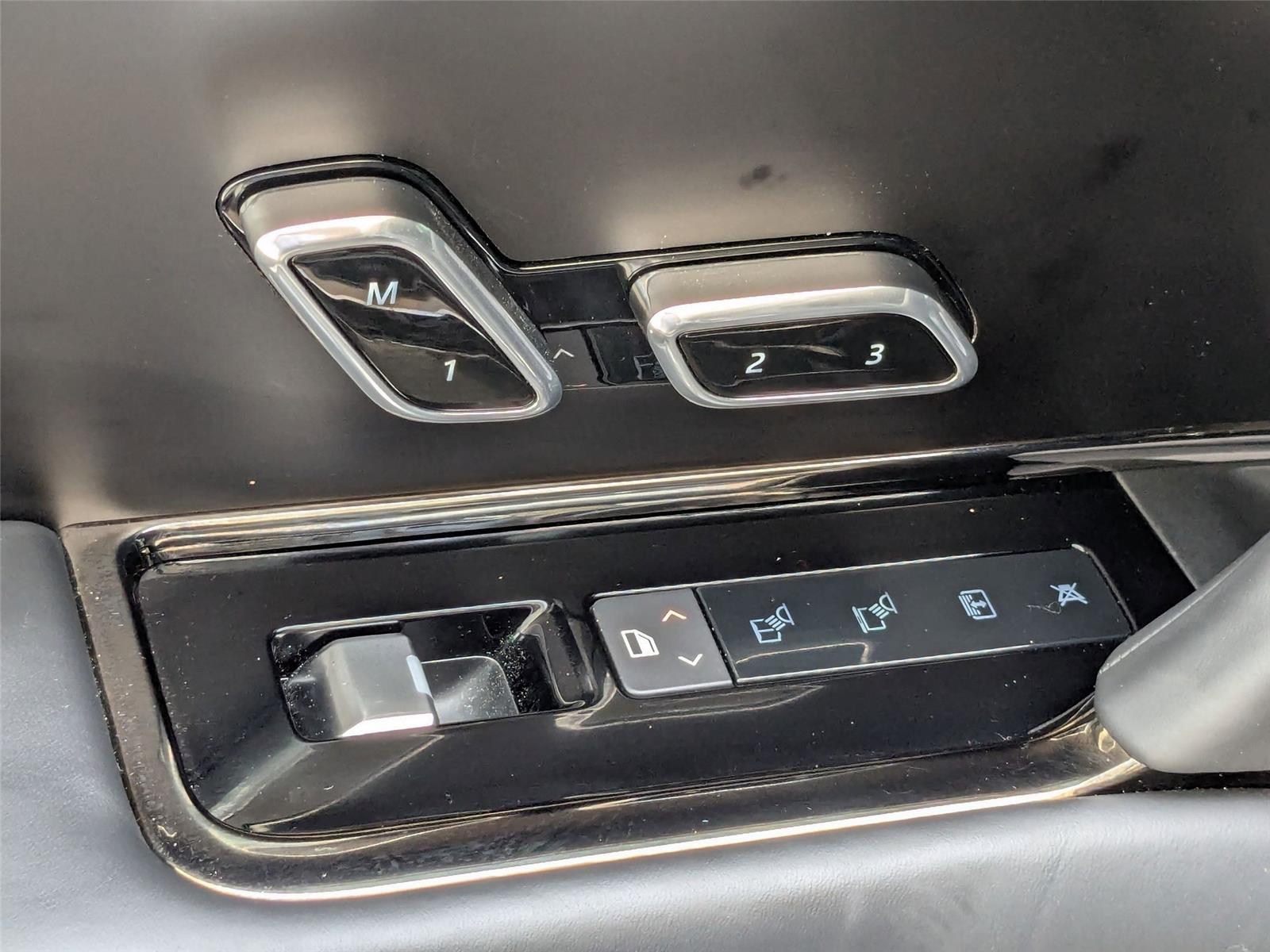 2024 Land Rover Range Rover SV photo 23