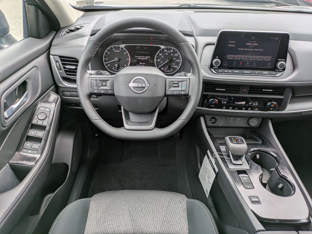 2026 Nissan Rogue SV photo 14