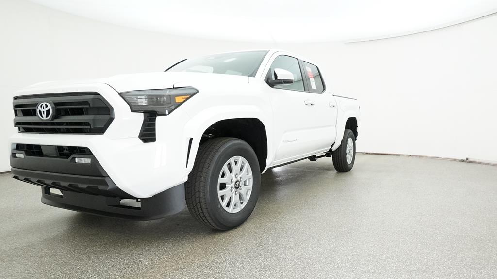 2025 Toyota Tacoma SR5 photo 4