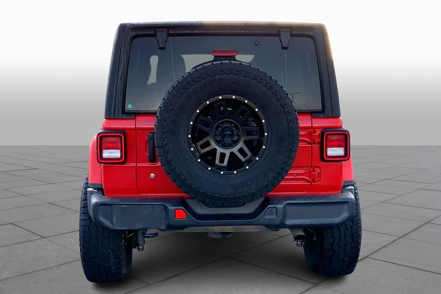 2018 Jeep Wrangler Unlimited Sahara photo 4
