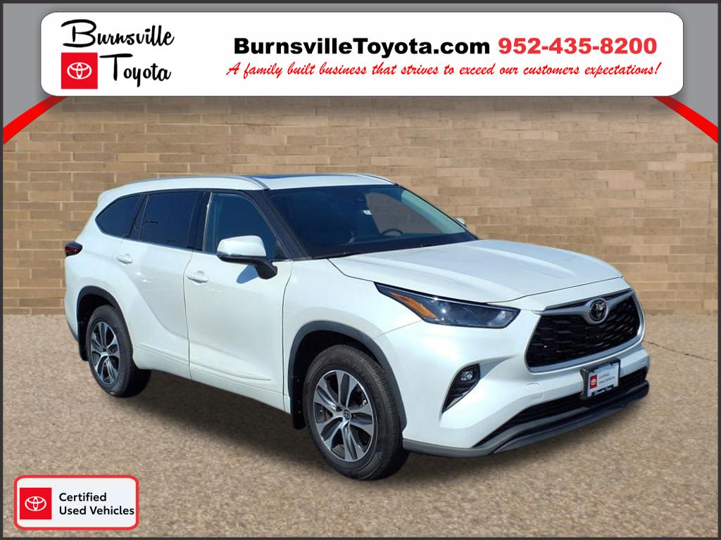 2022 Toyota Highlander XLE's photo