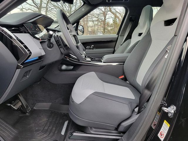 2025 Land Rover Range Rover Sport photo 18