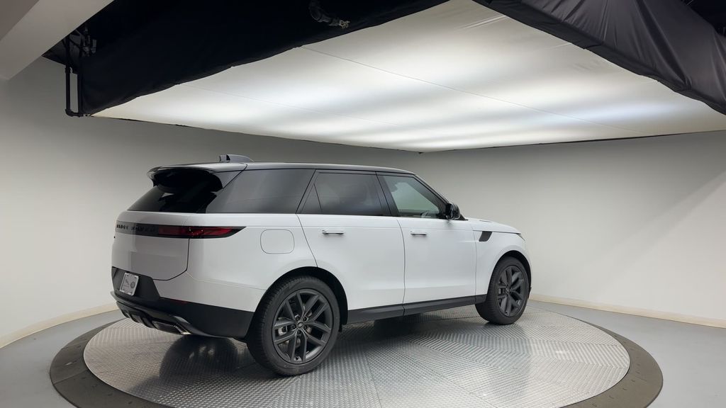 2024 Land Rover Range Rover Sport SE photo 8