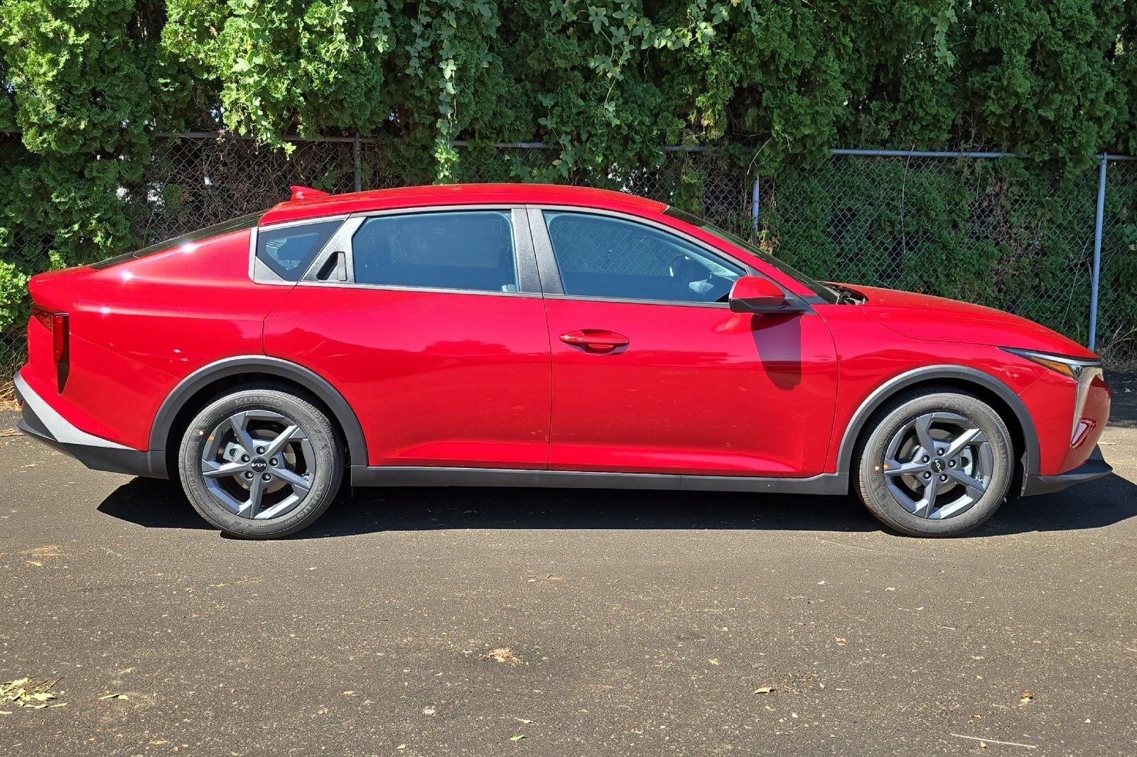 2025 Kia K4 LXS photo 2