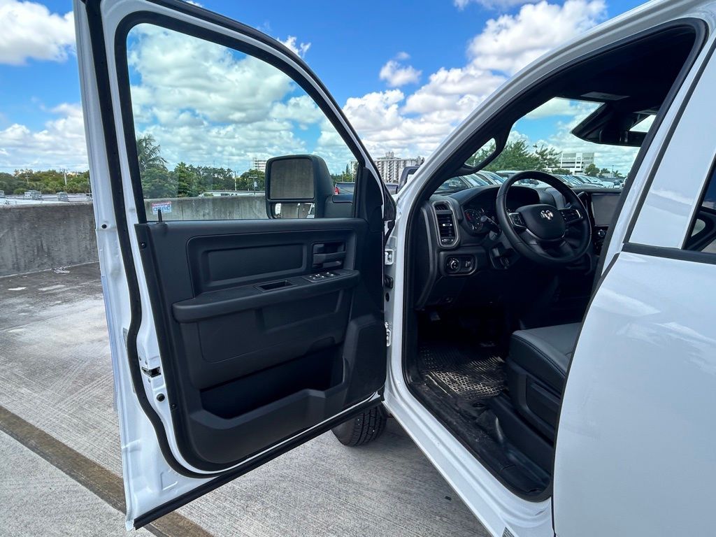 2026 Ram 3500 Tradesman photo 23