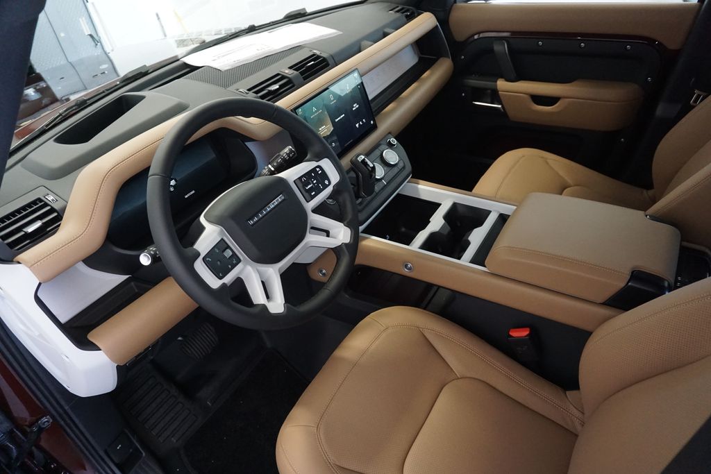 2025 Land Rover Defender 130 X-Dynamic SE photo 17