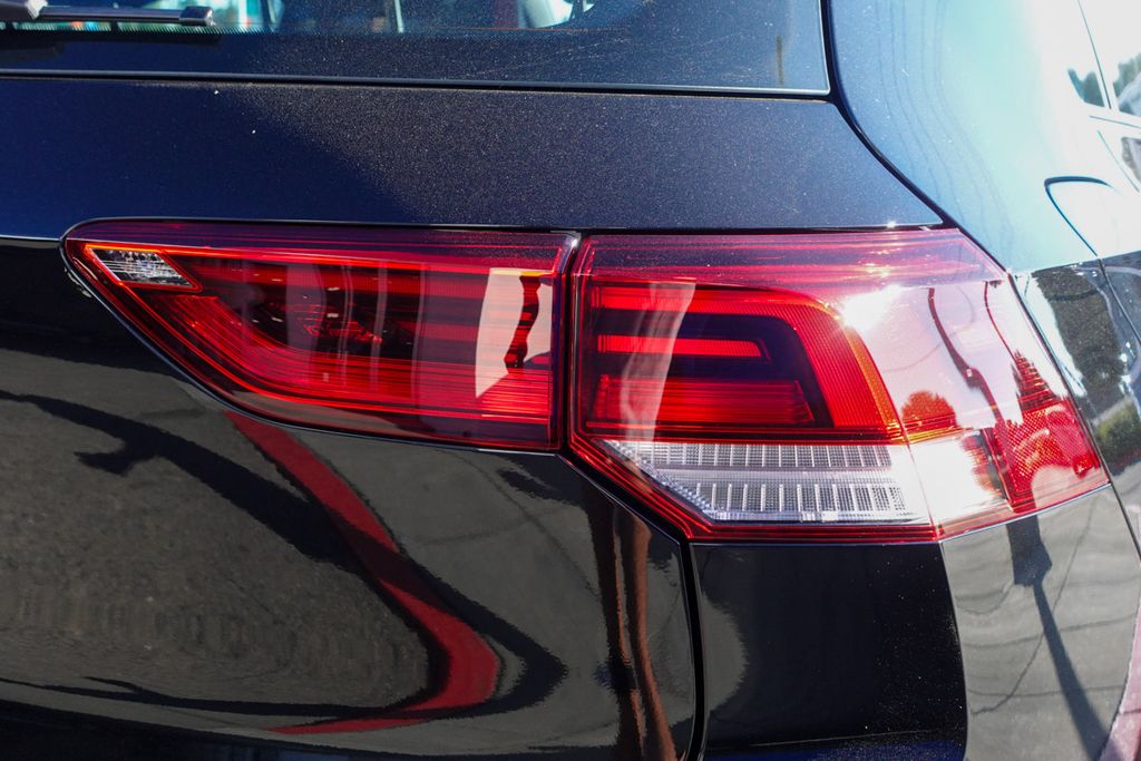 2025 Volkswagen Golf GTI Autobahn photo 3