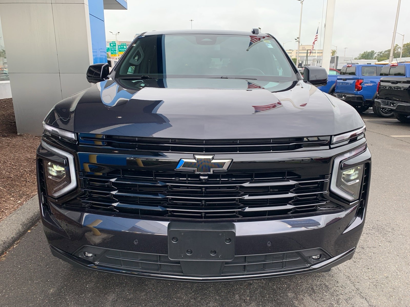 2025 Chevrolet Tahoe RST photo 2