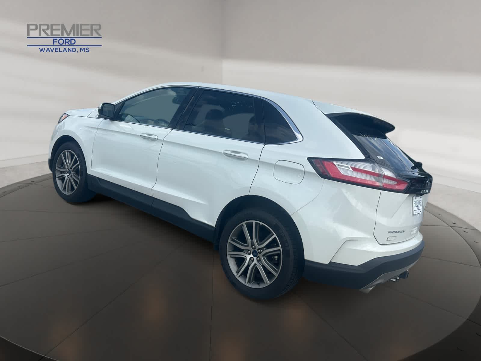 2022 Ford Edge Titanium photo 3