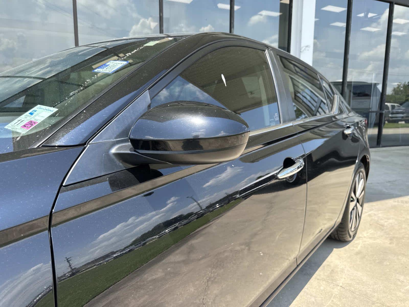 2021 Nissan Altima 2.5 SV photo 6