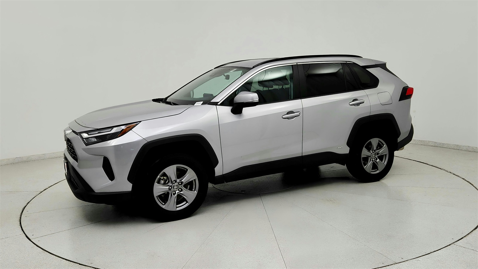 2023 Toyota RAV4 Hybrid LE photo 2