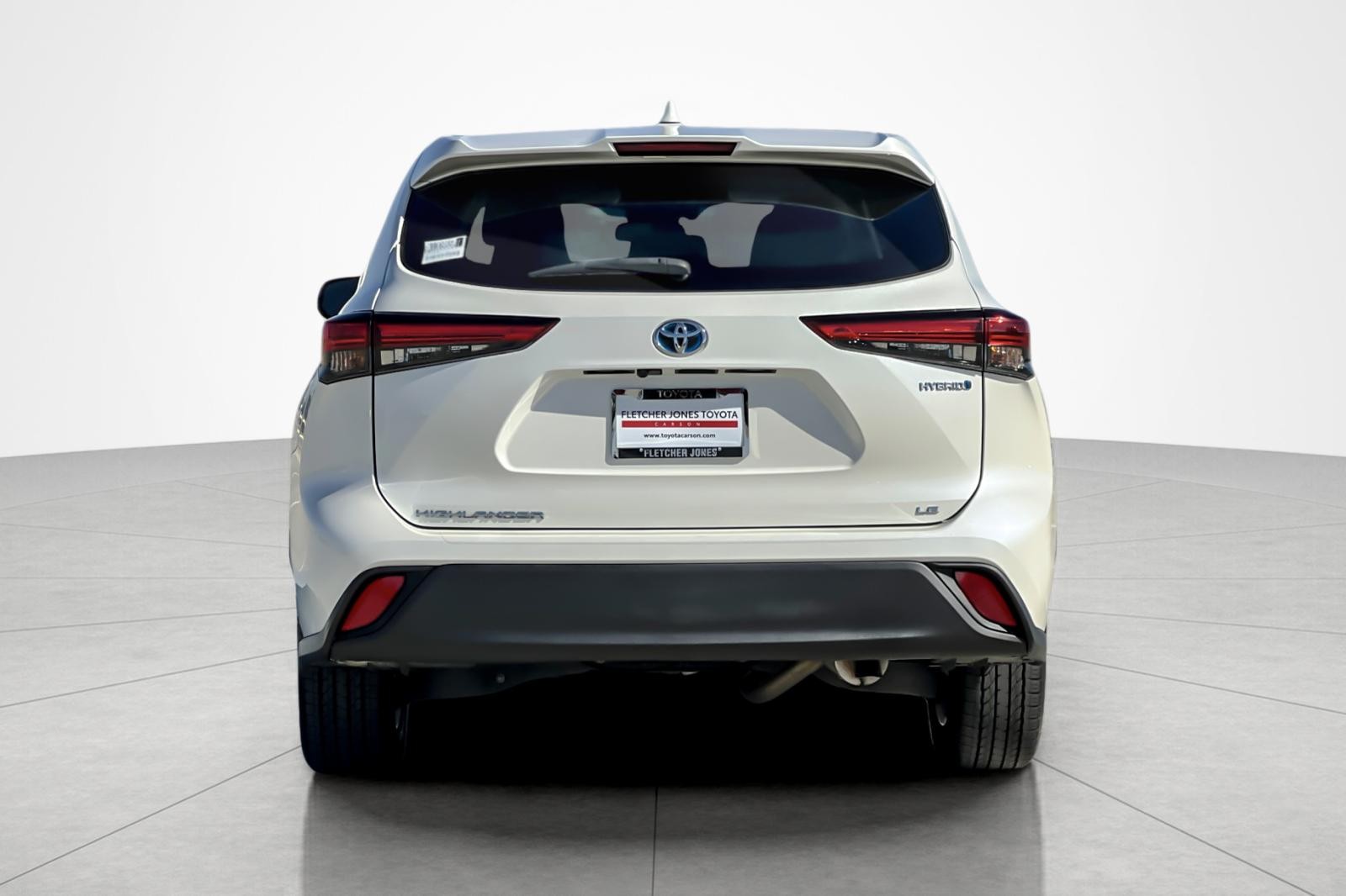 2021 Toyota Highlander Hybrid LE photo 4