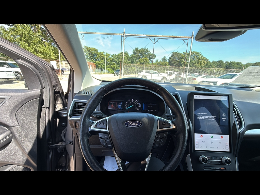 2023 Ford Edge SEL photo 9