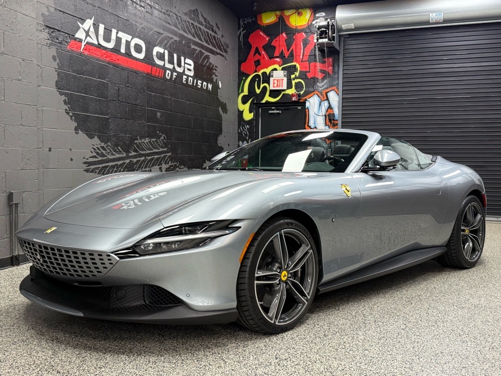 2025 Ferrari Roma Spider Base photo 3