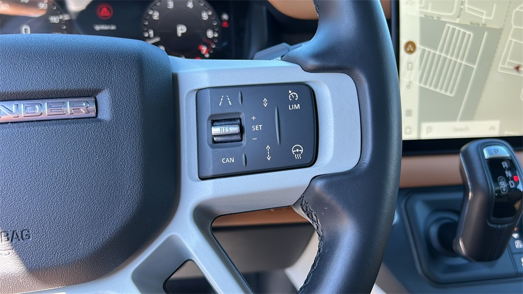 2024 Land Rover Defender 110 X-Dynamic SE photo 13
