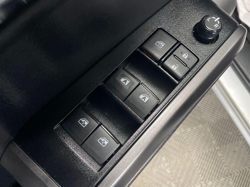 2023 Toyota Tacoma TRD Sport photo 13