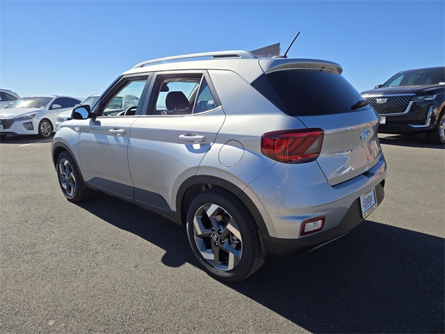 2026 Hyundai Venue SEL photo 4