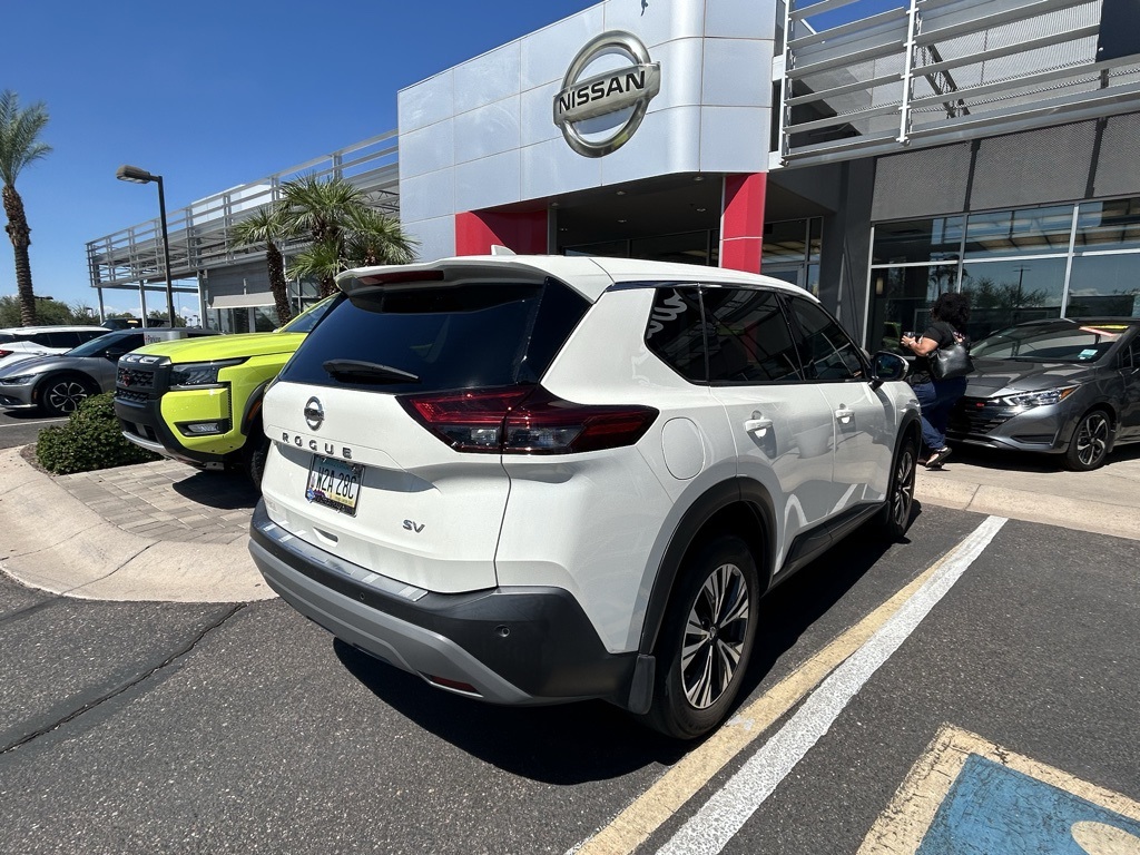 2021 Nissan Rogue SV photo 4
