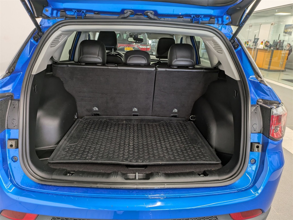 2022 Jeep Compass Latitude photo 5