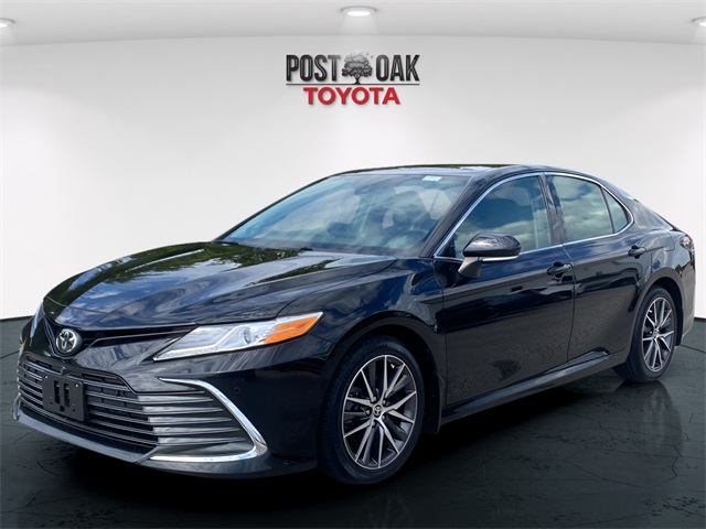 2023 Toyota Camry XLE photo 3