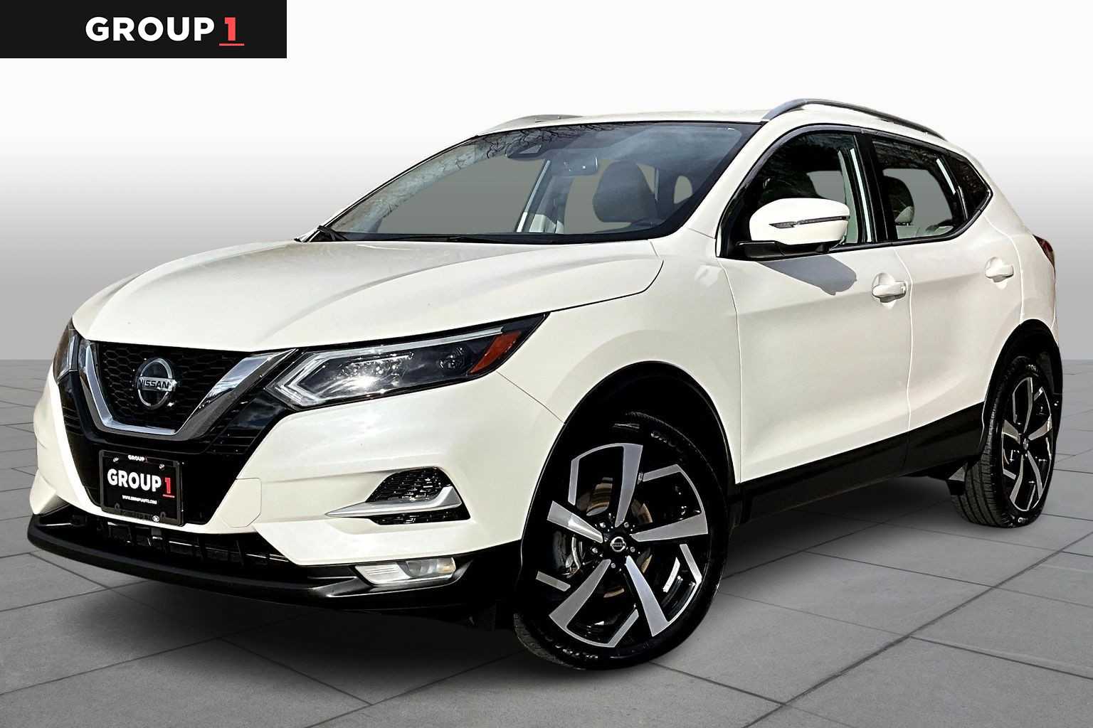 2022 Nissan Rogue Sport SL's photo