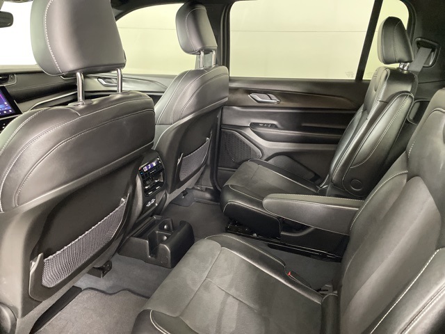 2023 Jeep Grand Cherokee Laredo Altitude photo 36