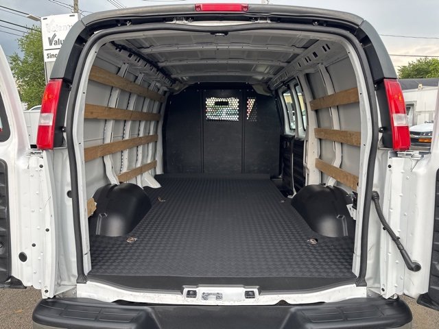 2023 Gmc Savana Cargo 2500 photo 21