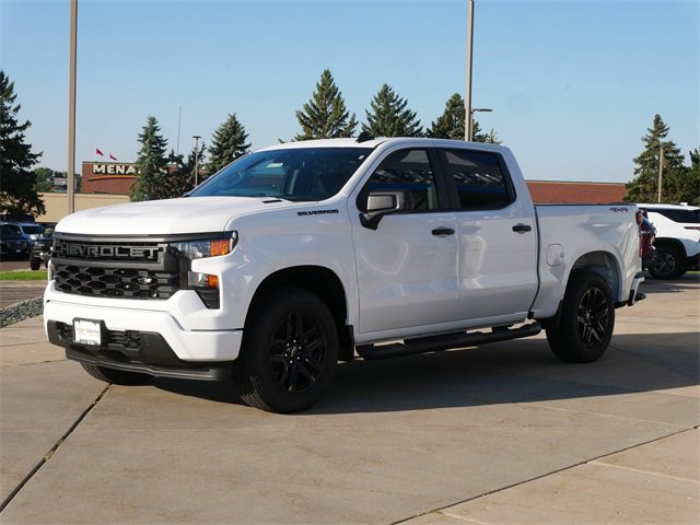 2026 Chevrolet Silverado 1500 Custom photo 2