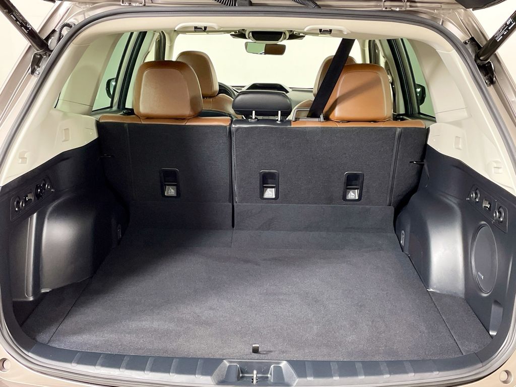 2022 Subaru Forester Touring photo 25