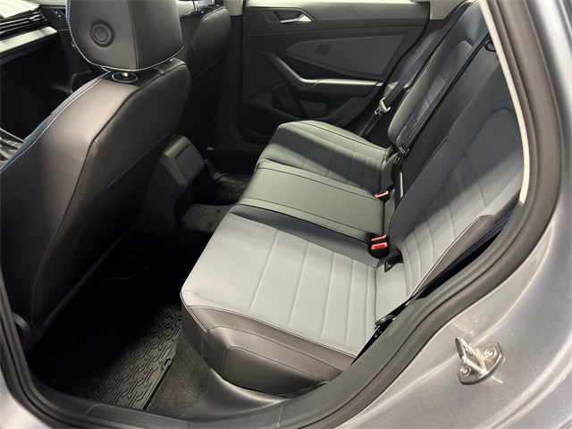 2026 Volkswagen Jetta 1.5T SE photo 9