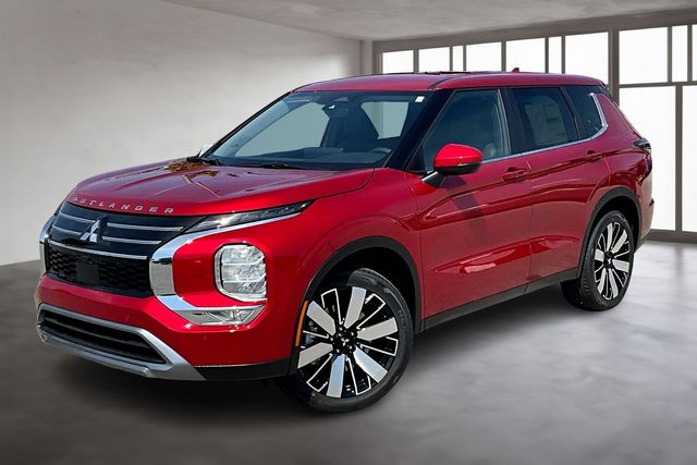 2025 Mitsubishi Outlander SE photo 2