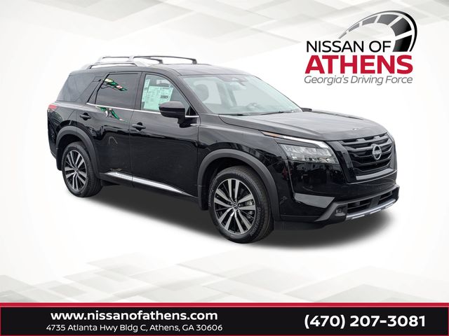 2025 Nissan Pathfinder Platinum's photo