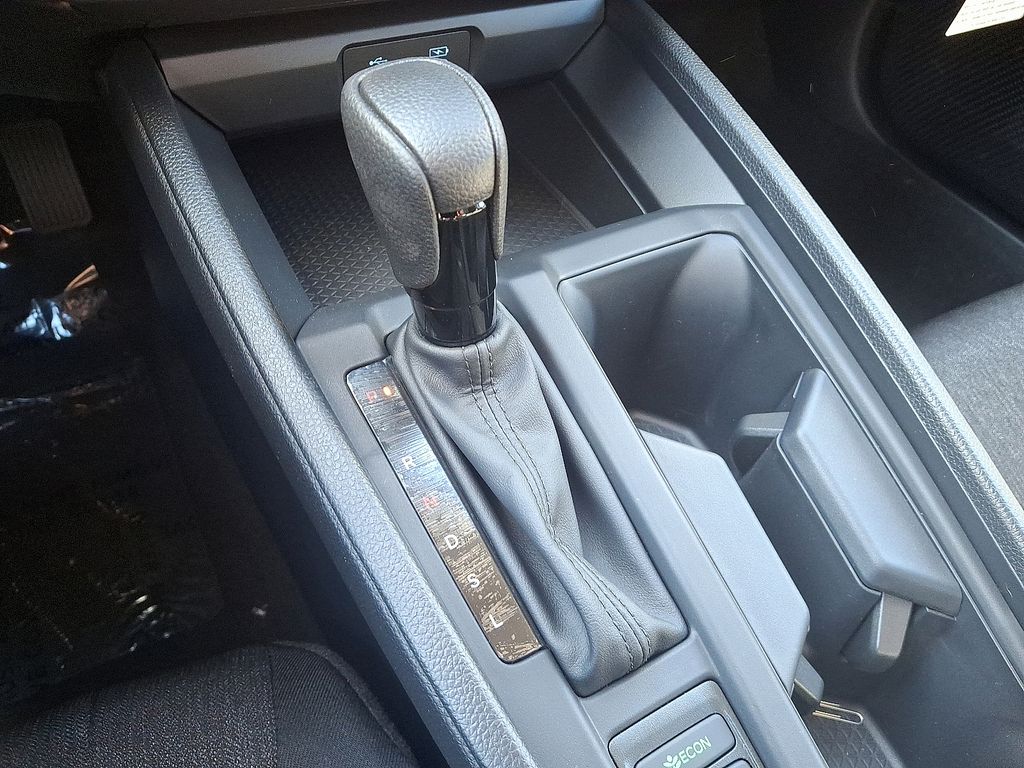 2025 Honda Accord LX photo 7