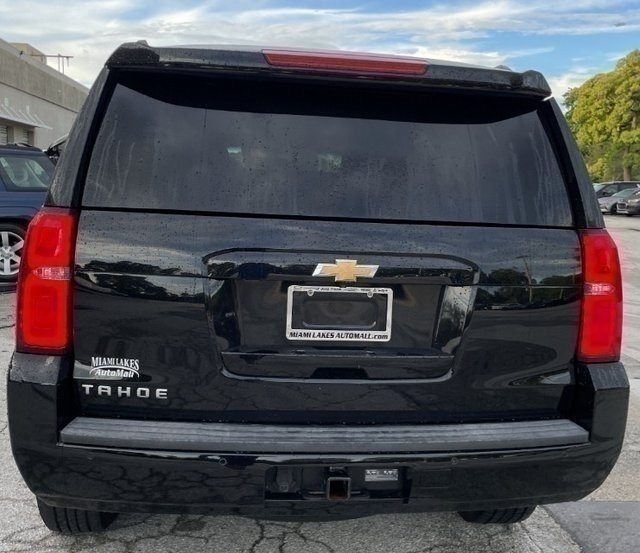 2017 Chevrolet Tahoe LS photo 3