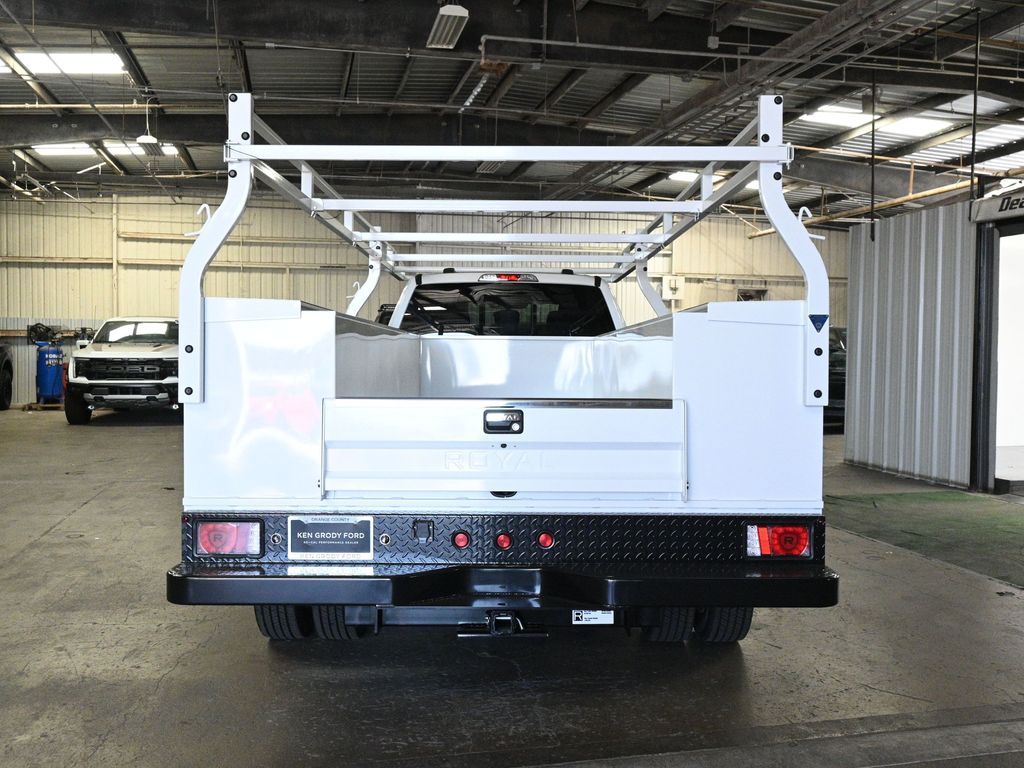 2025 Ford F-550 XL photo 5