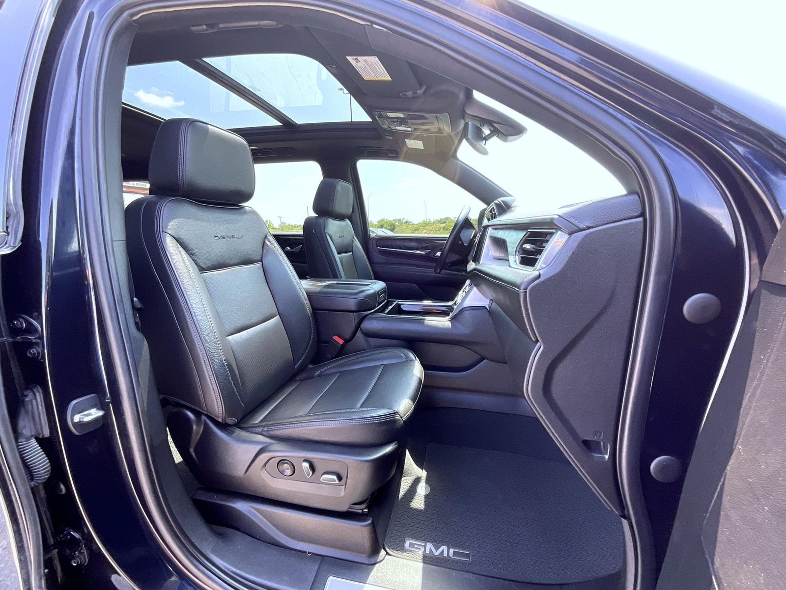 2022 Gmc Yukon XL Denali photo 15