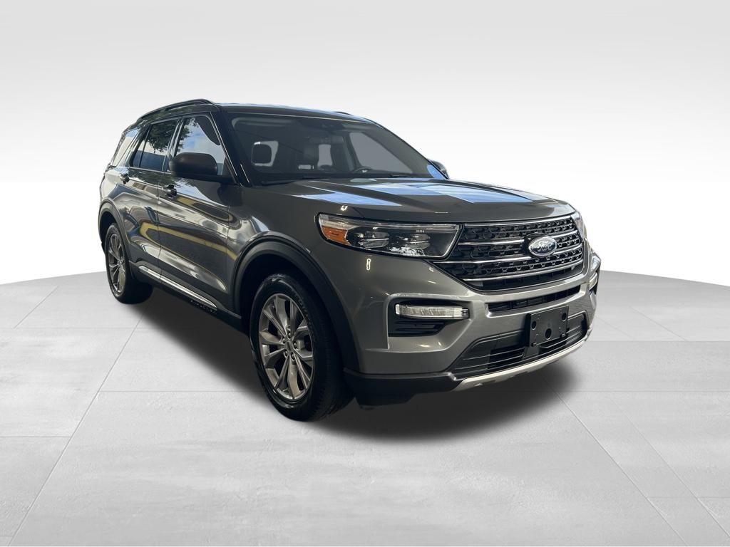 2022 Ford Explorer XLT photo 2