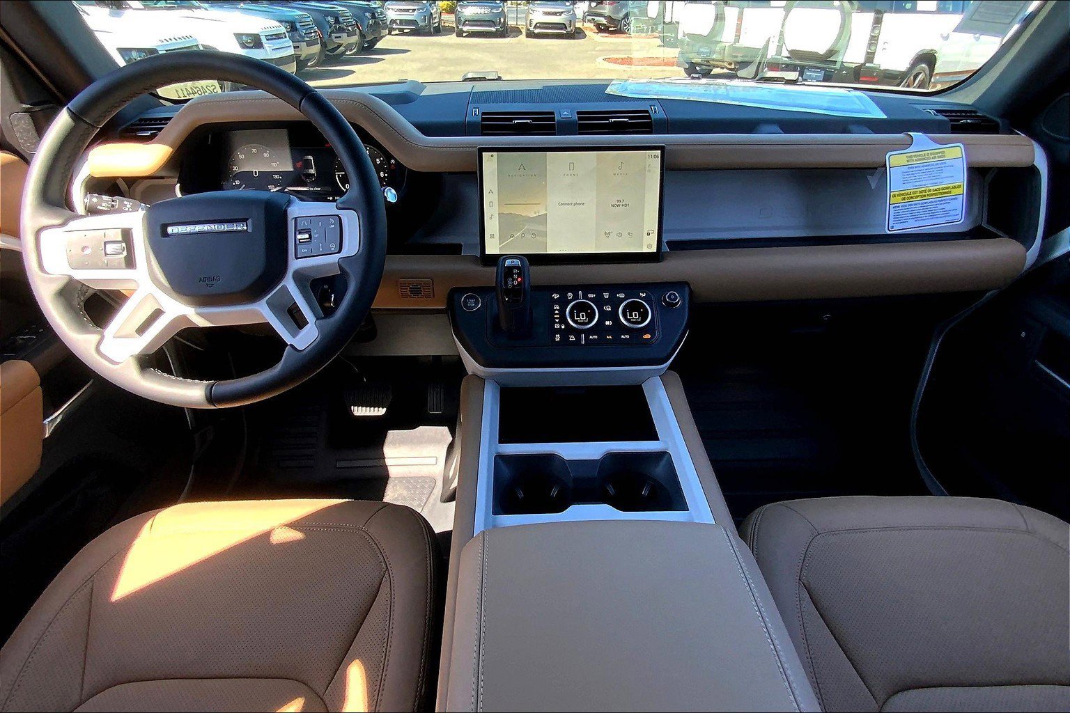 2025 Land Rover Defender 130 X-Dynamic SE photo 4