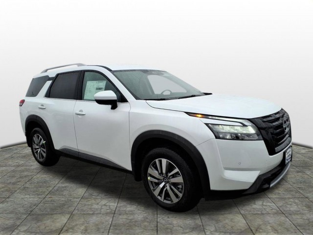 2025 Nissan Pathfinder SL's photo