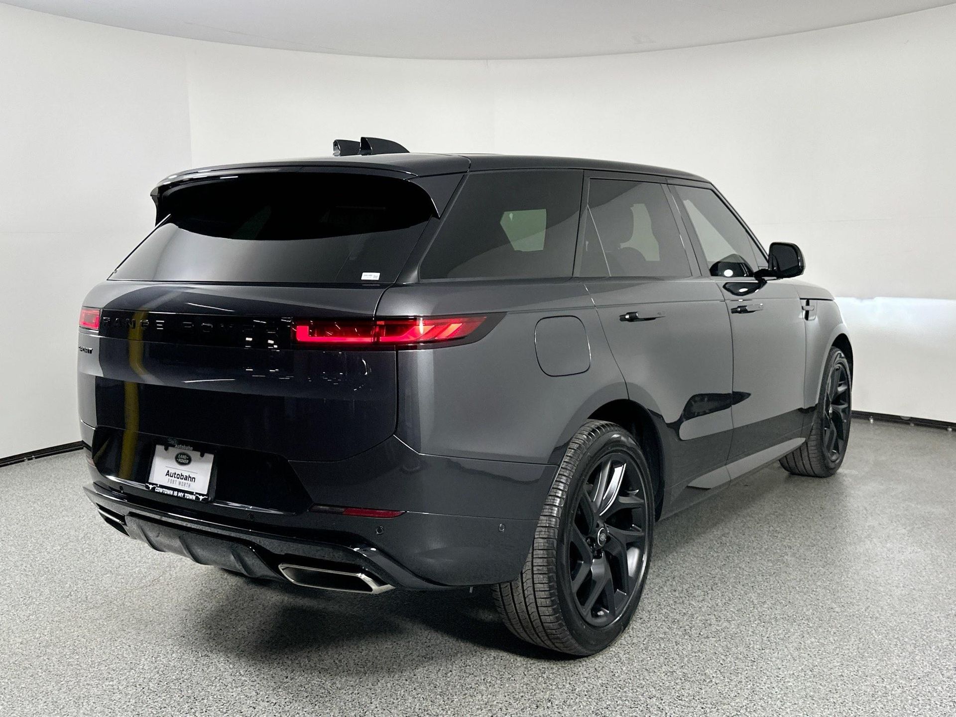 2025 Land Rover Range Rover Sport SE photo 3