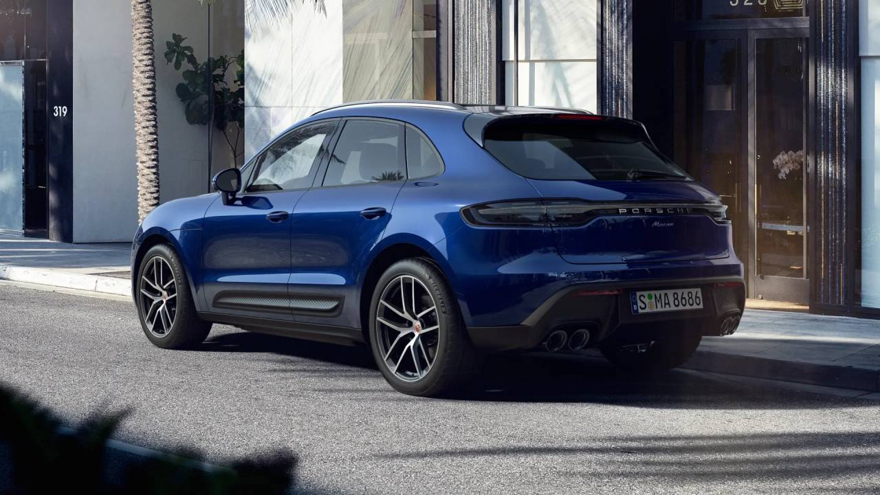 2025 Porsche Macan T photo 3