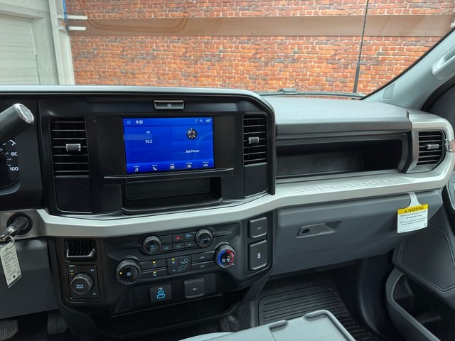 2025 Ford F-600 photo 15